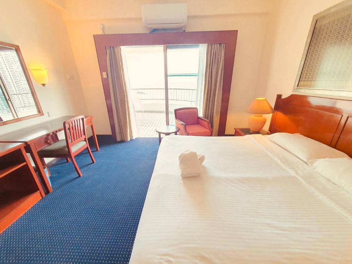Romantic Couple Suite + Beach-Front Balcony Tanjung Bungah  Exterior foto