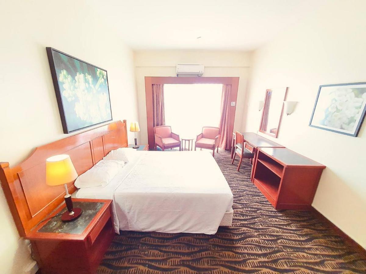 Romantic Couple Suite + Beach-Front Balcony Tanjung Bungah  Exterior foto
