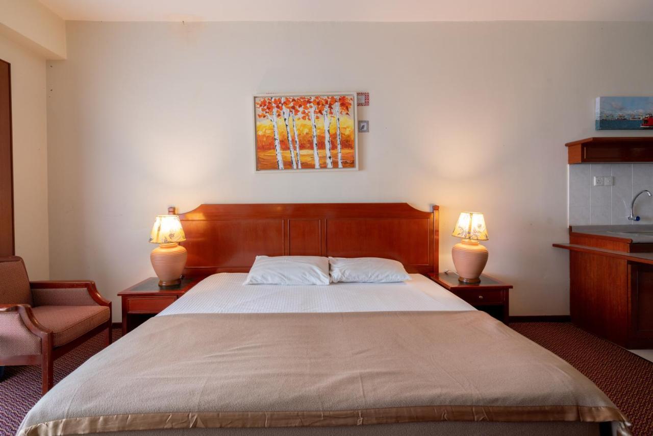Romantic Couple Suite + Beach-Front Balcony Tanjung Bungah  Exterior foto