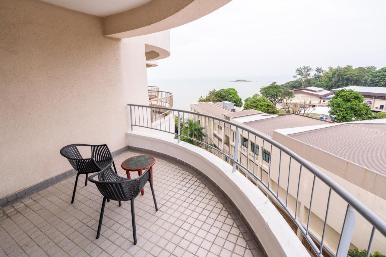 Romantic Couple Suite + Beach-Front Balcony Tanjung Bungah  Exterior foto