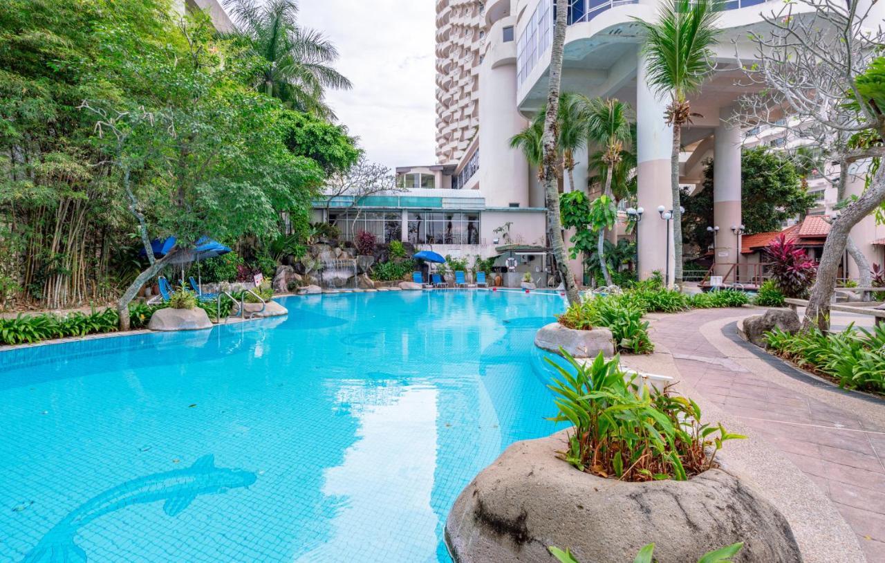 Romantic Couple Suite + Beach-Front Balcony Tanjung Bungah  Exterior foto