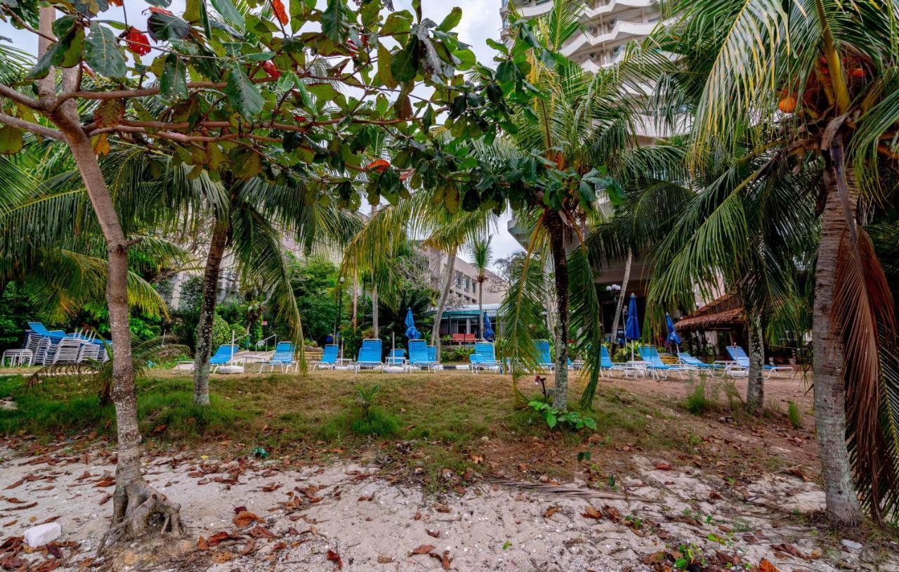 Romantic Couple Suite + Beach-Front Balcony Tanjung Bungah  Exterior foto