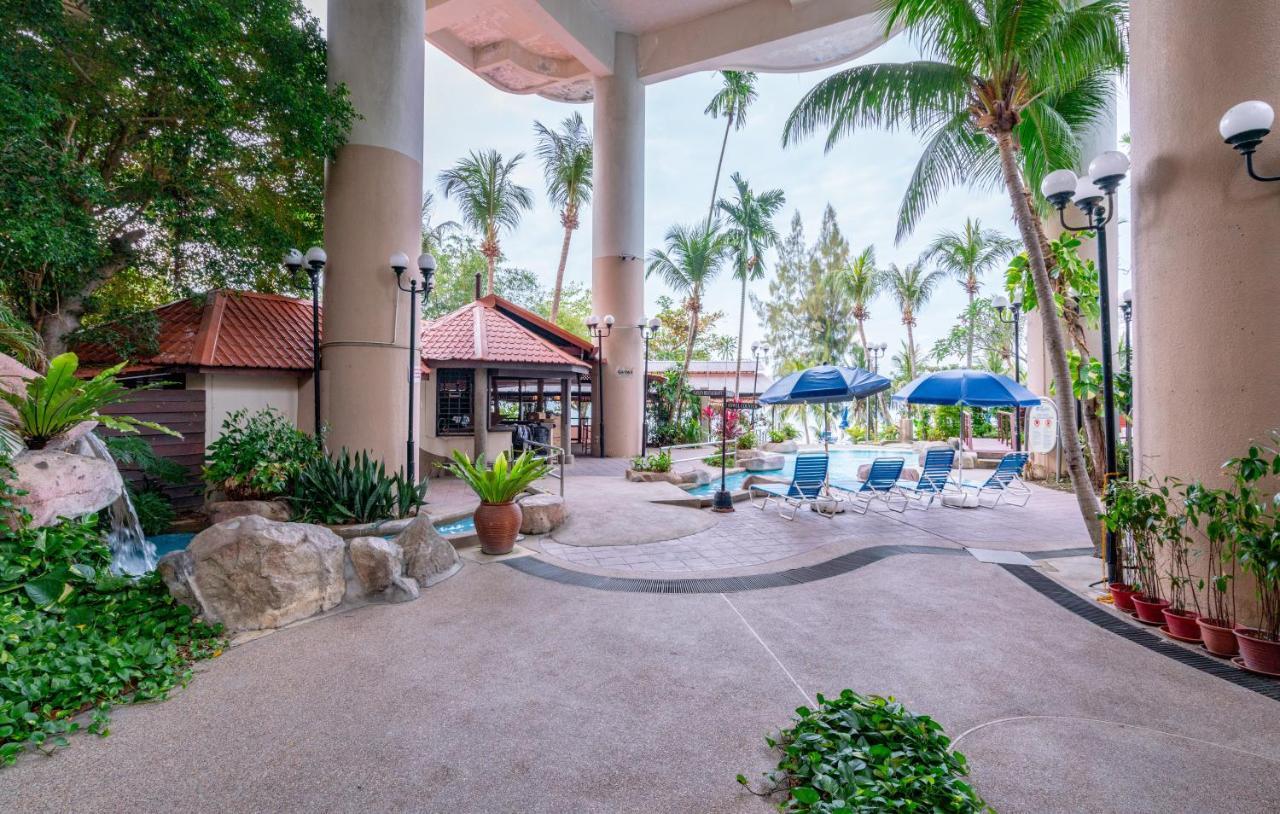 Romantic Couple Suite + Beach-Front Balcony Tanjung Bungah  Exterior foto
