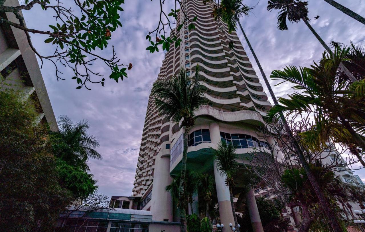 Romantic Couple Suite + Beach-Front Balcony Tanjung Bungah  Exterior foto